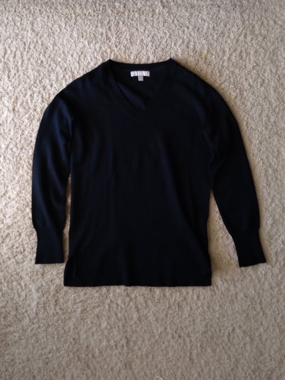 Banana Republic Black Extra Fine Merino Wool V-Neck Sweater Womens Size Small
